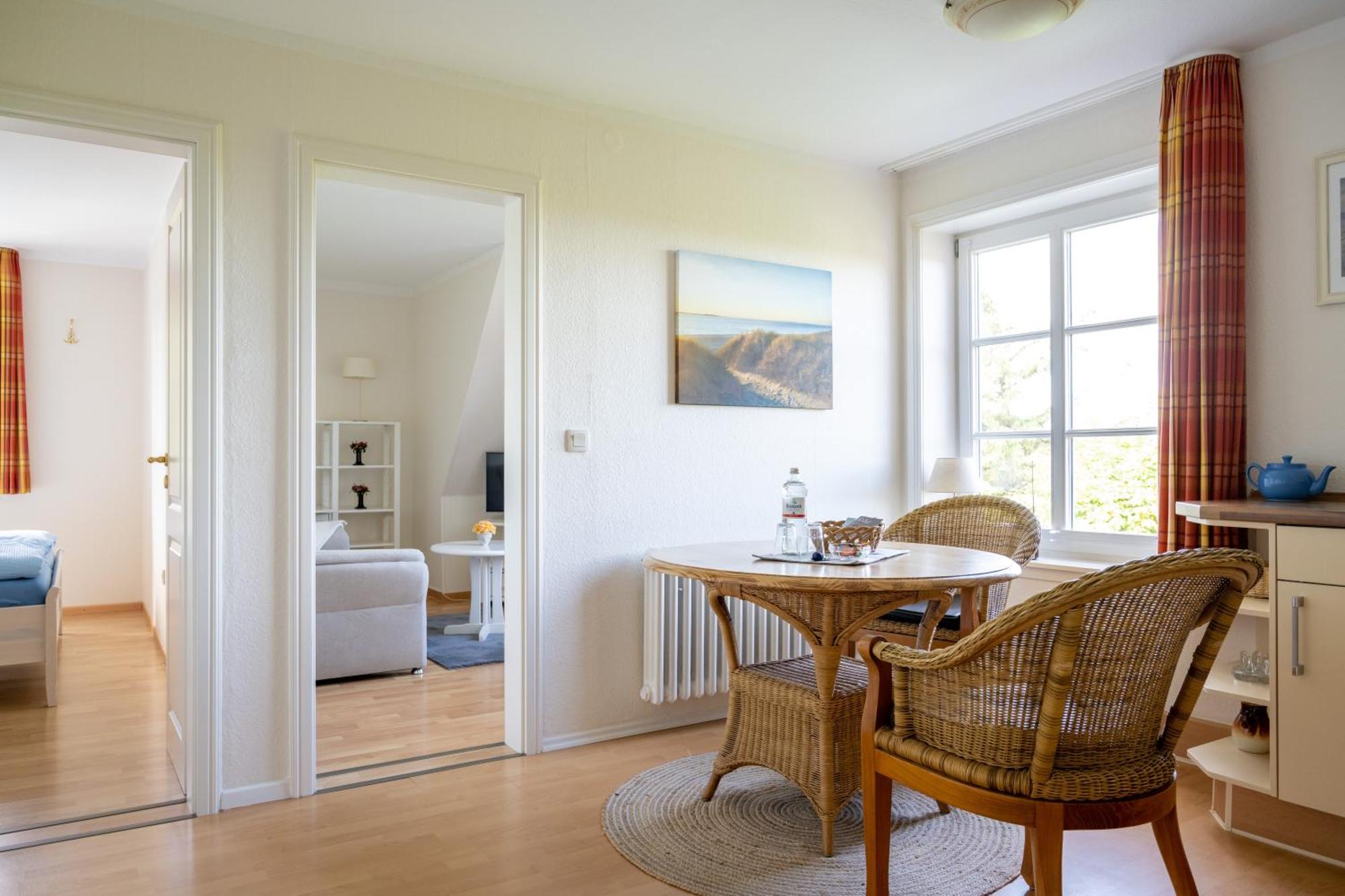 Haus Am Deich Apartment Utersum Bagian luar foto