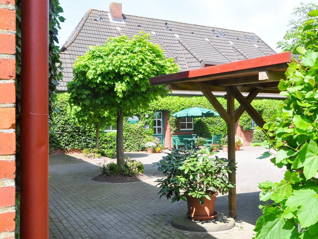 Haus Am Deich Apartment Utersum Bagian luar foto