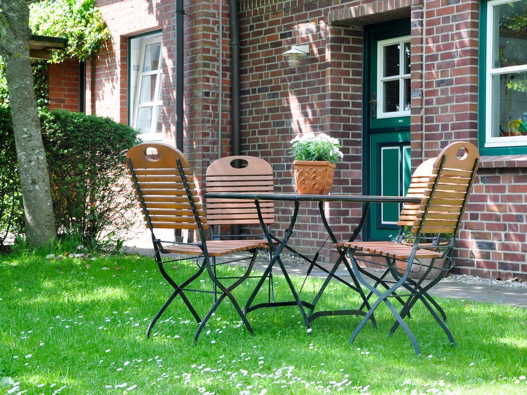 Haus Am Deich Apartment Utersum Bagian luar foto