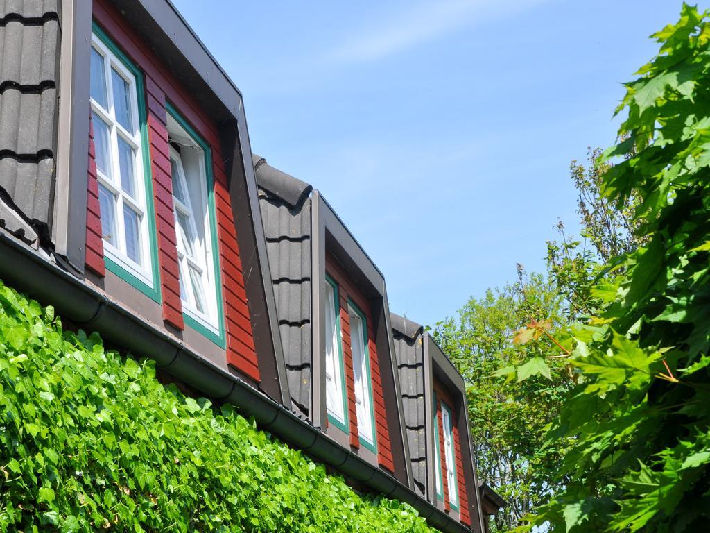 Haus Am Deich Apartment Utersum Bagian luar foto