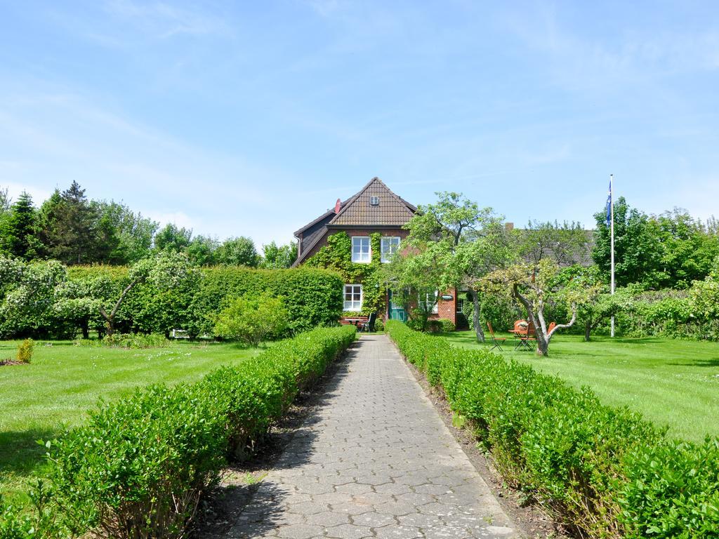 Haus Am Deich Apartment Utersum Bagian luar foto