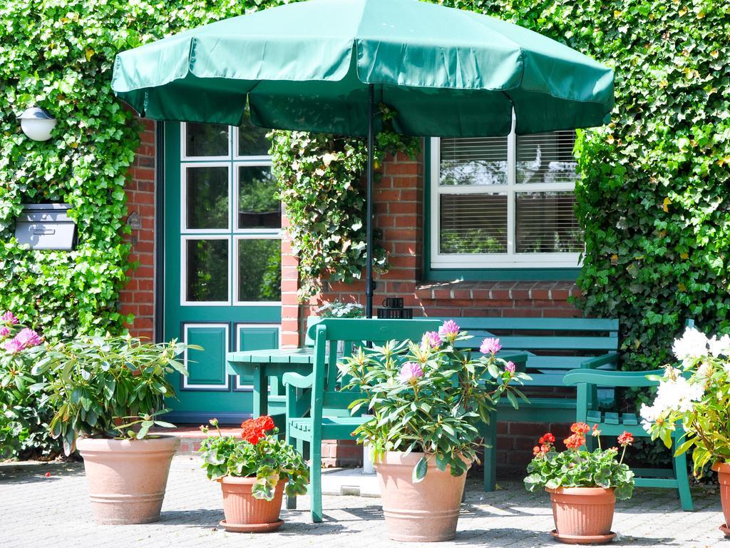 Haus Am Deich Apartment Utersum Bagian luar foto
