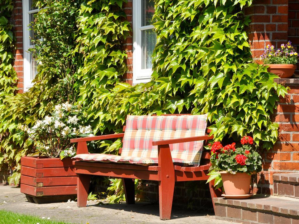 Haus Am Deich Apartment Utersum Bagian luar foto