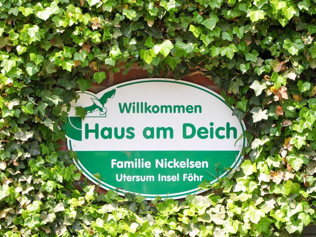 Haus Am Deich Apartment Utersum Bagian luar foto