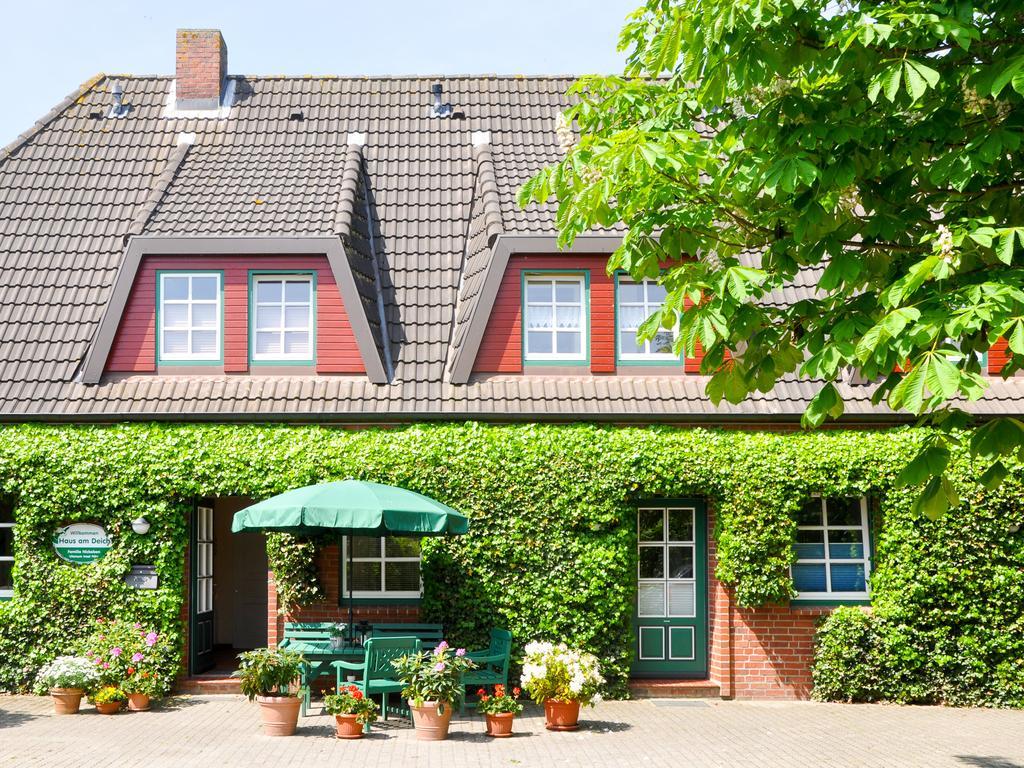 Haus Am Deich Apartment Utersum Bagian luar foto