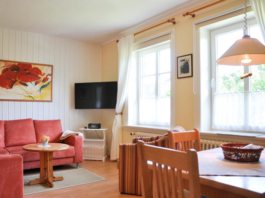 Haus Am Deich Apartment Utersum Bagian luar foto