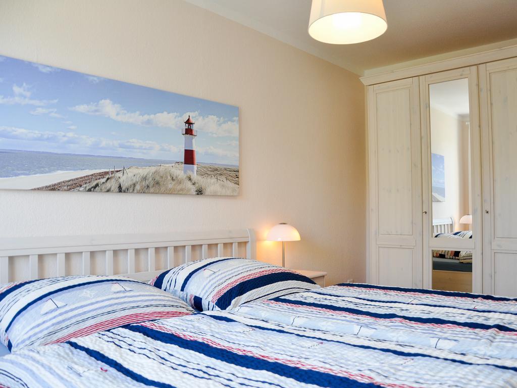 Haus Am Deich Apartment Utersum Bagian luar foto