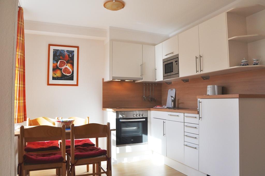 Haus Am Deich Apartment Utersum Bagian luar foto