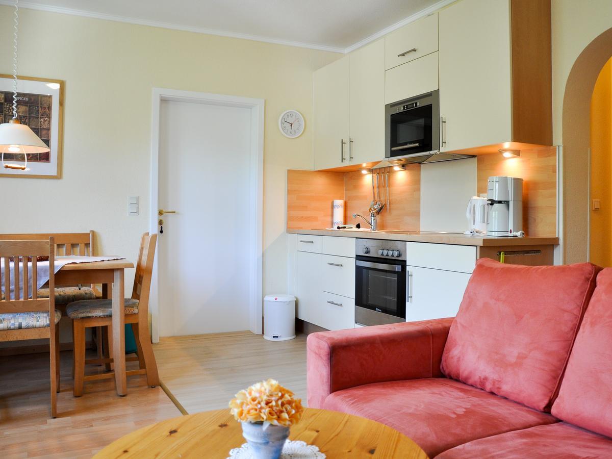 Haus Am Deich Apartment Utersum Bagian luar foto